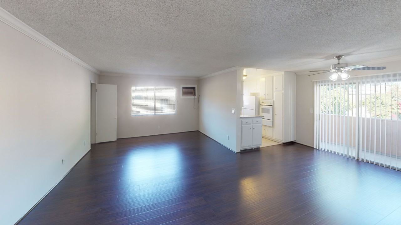 924 N. Hayworth Ave. - Photo 2 of 11