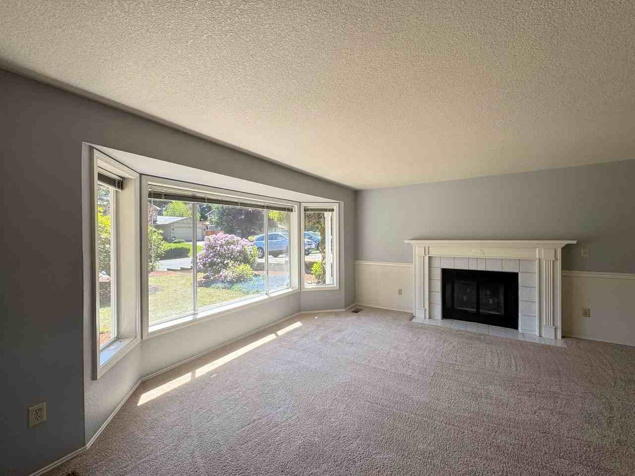 9605 166th St E - Photo 6 of 39