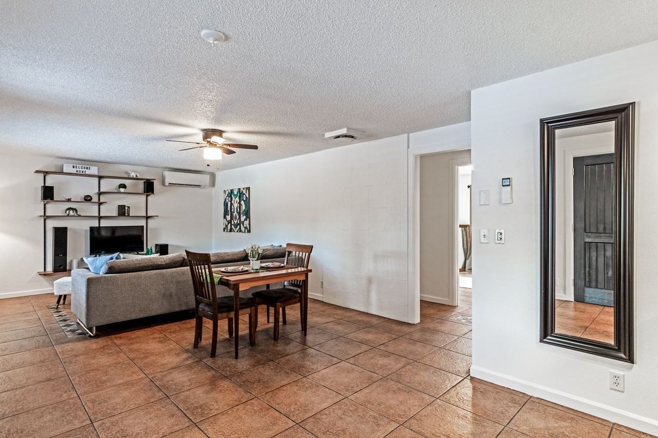 533 Ne Olney Ave - Photo 5 of 39