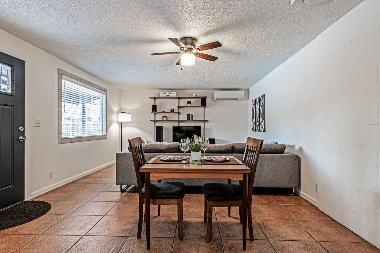 533 Ne Olney Ave - Photo 6 of 39
