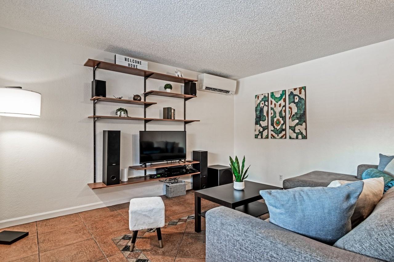 533 Ne Olney Ave - Photo 7 of 39