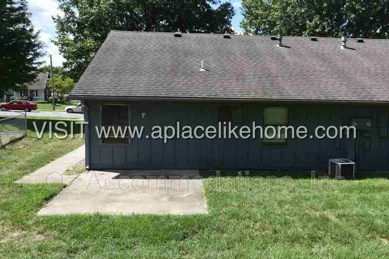 119 Se Greystone Dr - Photo 4 of 17