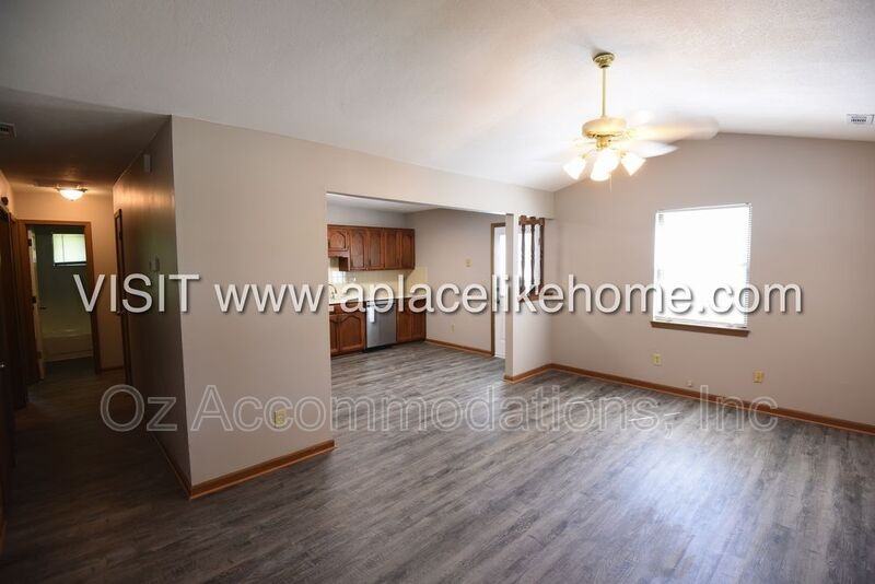 119 Se Greystone Dr - Photo 5 of 17