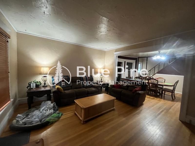 284 S Ridge Ave - Photo 2 of 18