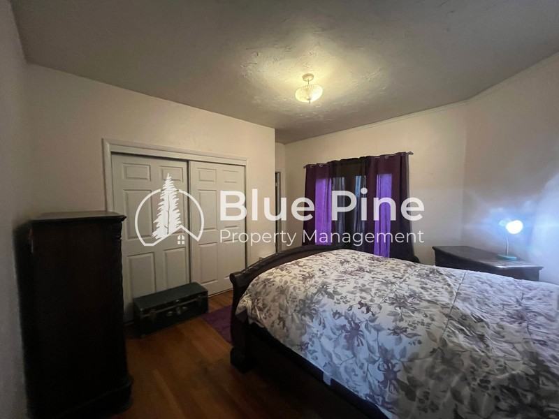 284 S Ridge Ave - Photo 5 of 18