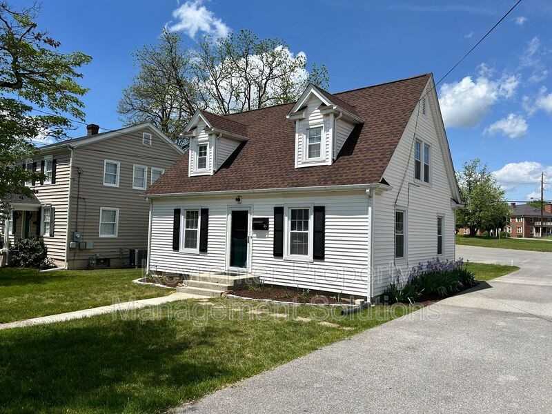 129 Dupont Cir - Photo 3 of 33