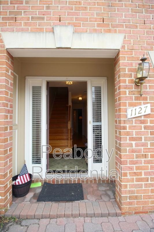 1127 N Utah St - Photo 3 of 28