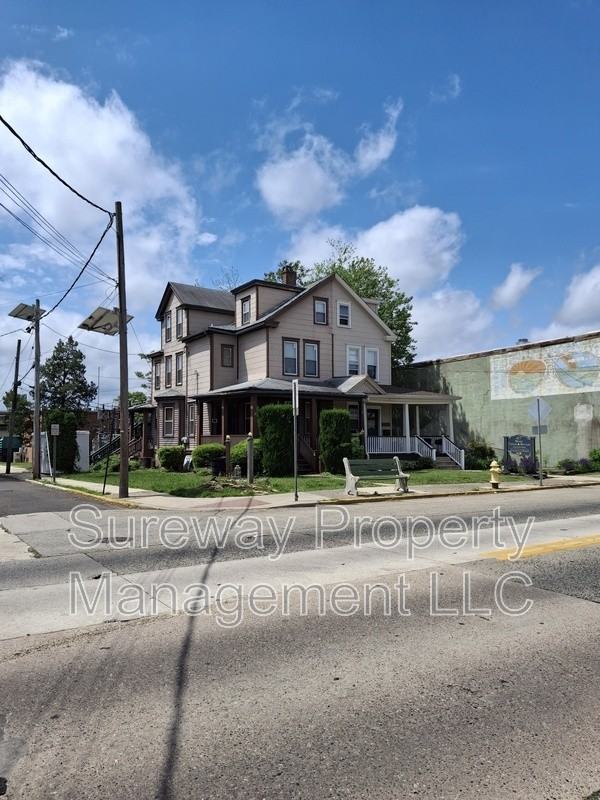 878 Haddon Ave #2