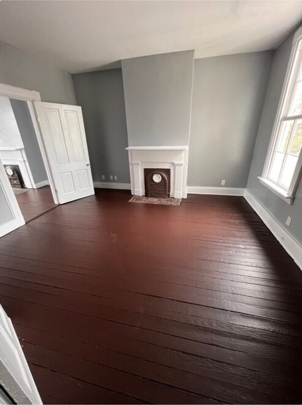 112 S Laurel St #B - Photo 4 of 9