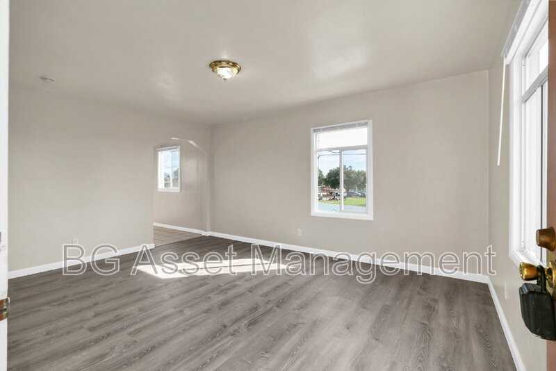 1000 15th St - Photo 2 of 17