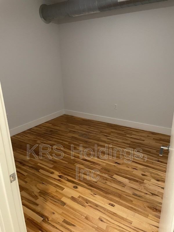 805 W Cary St #233 - Photo 3 of 7