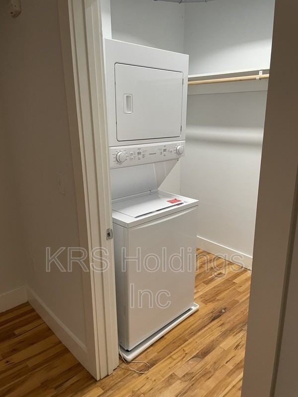 805 W Cary St #233 - Photo 6 of 7