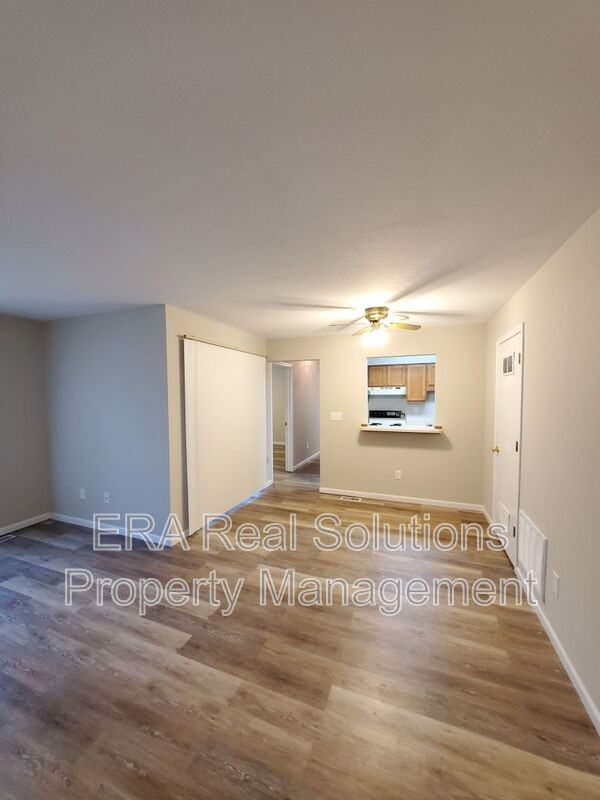 604 6th St - Photo 2 of 11