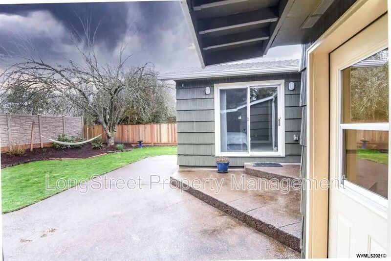 3610 Sw Oetjen Ave - Photo 3 of 25