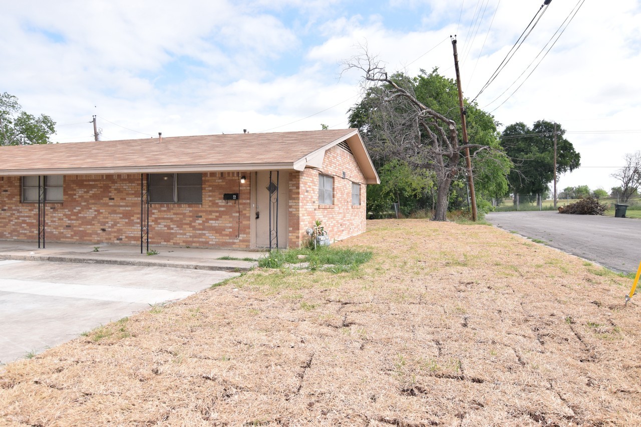 213 E Harrison Ave - Photo 2 of 18