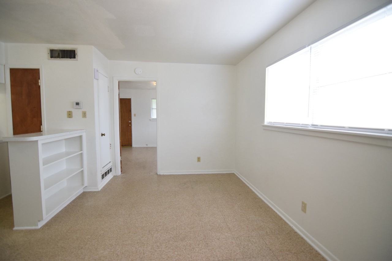 213 E Harrison Ave - Photo 5 of 18