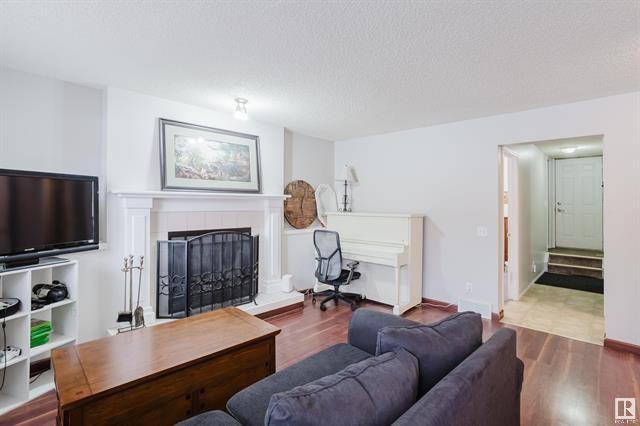 30 Davy Cres - Photo 3 of 21