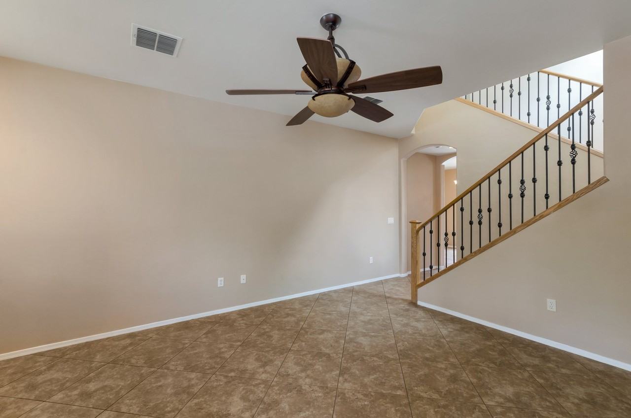 1595 W Gleaming Moon Trl - Photo 3 of 25