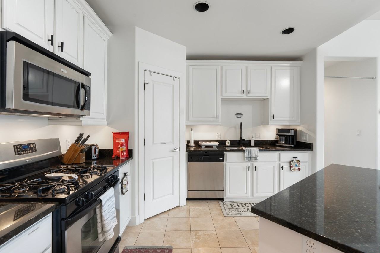 945 E Playa Del Norte Dr #5002 - Photo 2 of 27