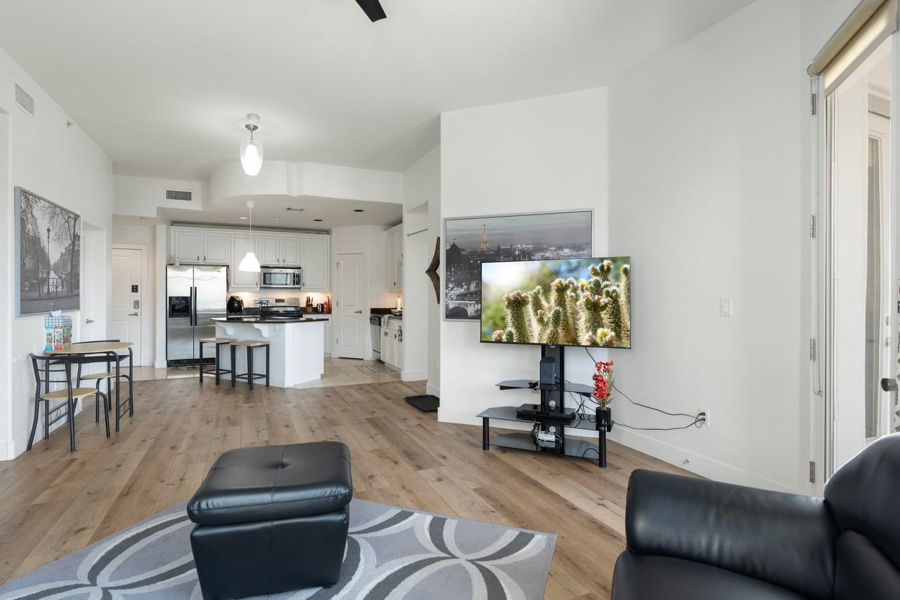 945 E Playa Del Norte Dr #5002 - Photo 6 of 27