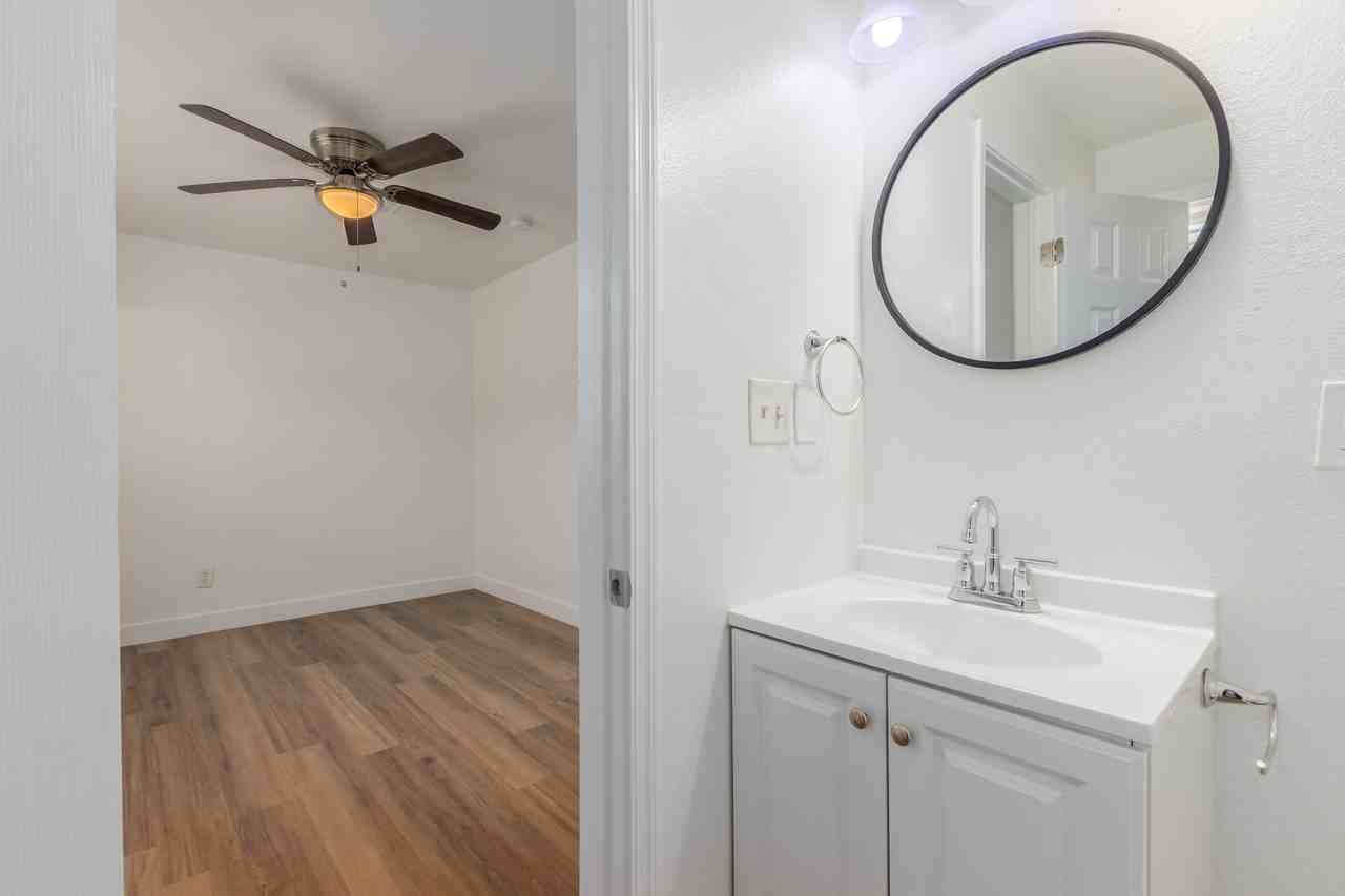3323 W Monroe St - Photo 3 of 6