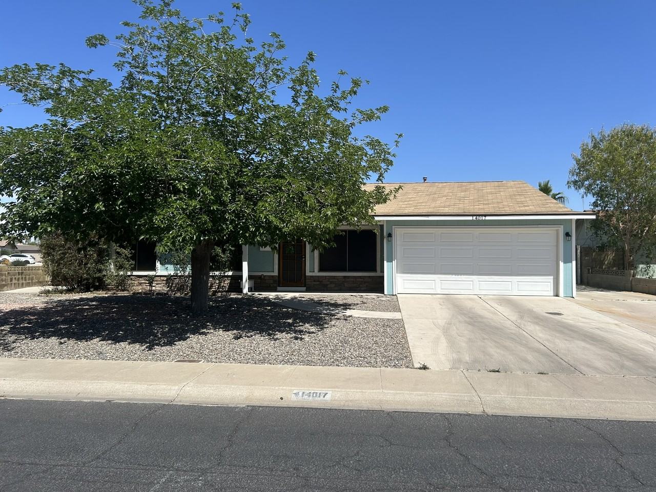 14017 N 38th Dr - Photo 2 of 27