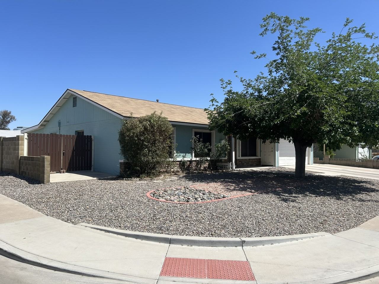 14017 N 38th Dr - Photo 3 of 27