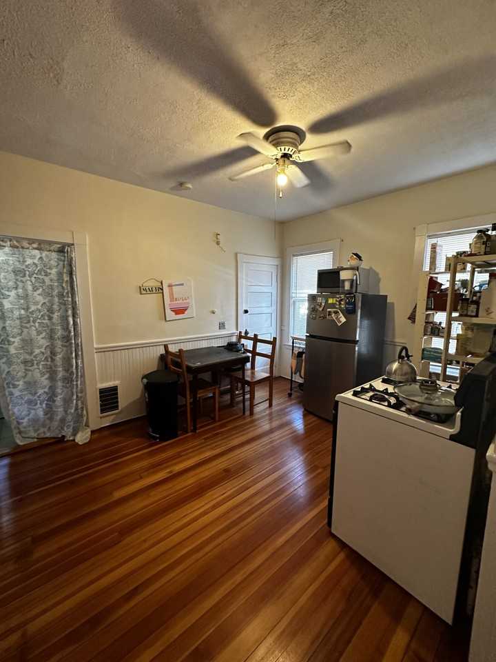 17 Hunnewell Ave #2 - Photo 5 of 22