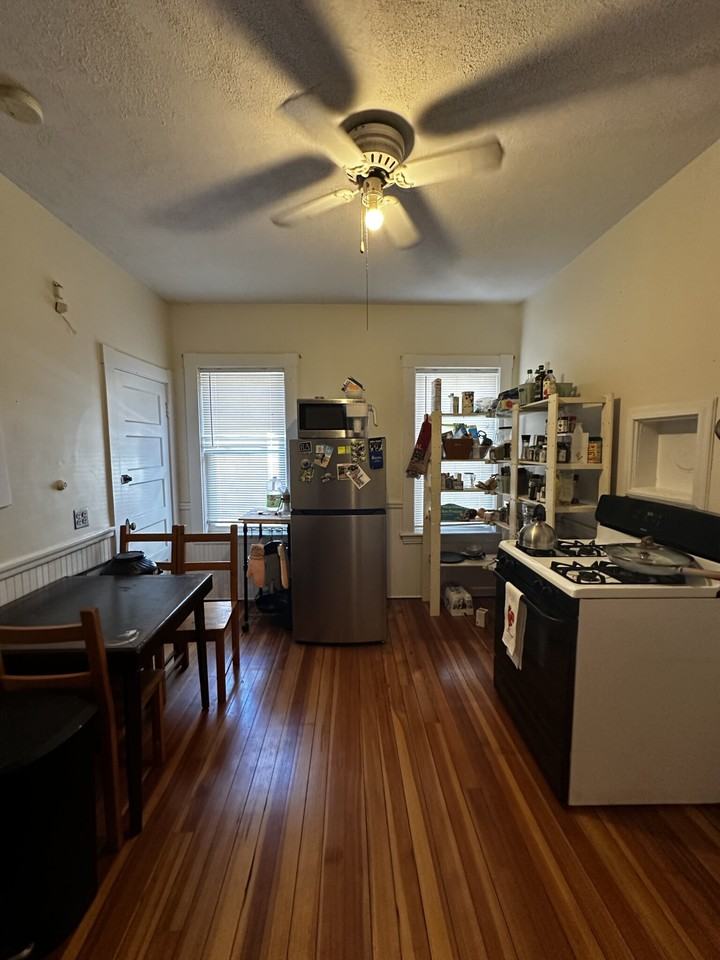 17 Hunnewell Ave #2 - Photo 6 of 22