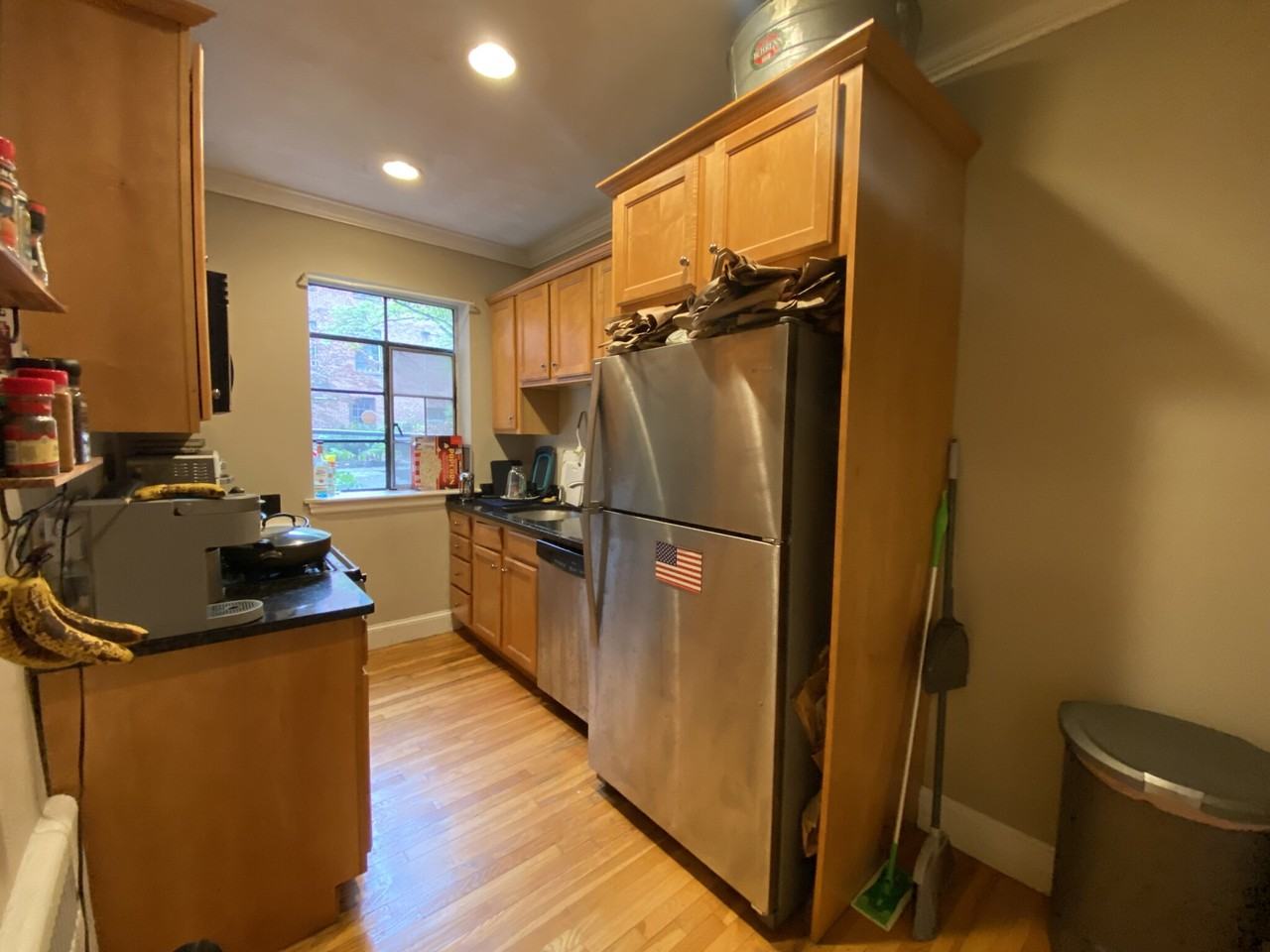 93 Strathmore Rd #1
