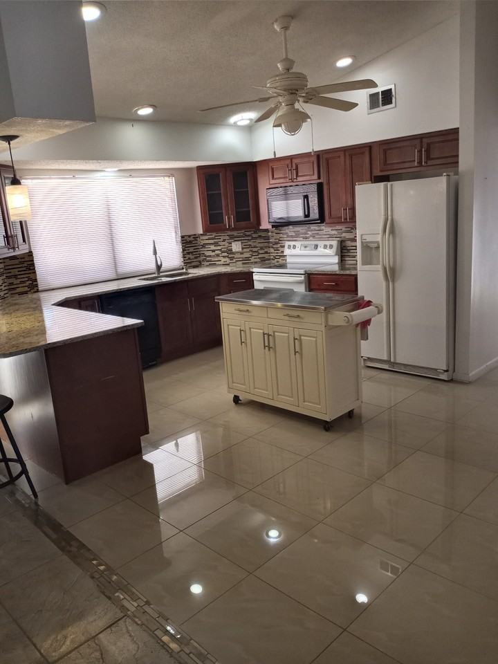 2482 Se Drayton Rd #NA - Photo 5 of 7