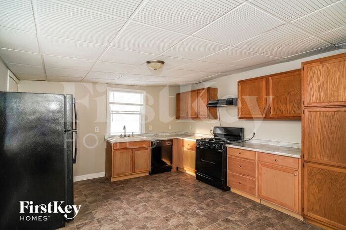 232 Whiteland Rd - Photo 3 of 6