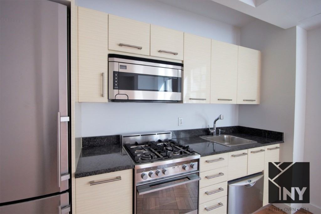 Exchange Pl #1611 - Photo 2 of 11