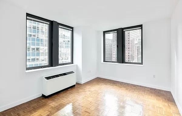 Maiden Ln #625 - Photo 3 of 6