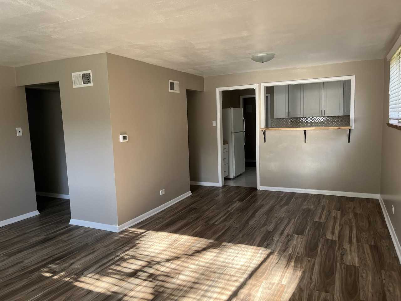 244 Bannock St - Photo 2 of 12