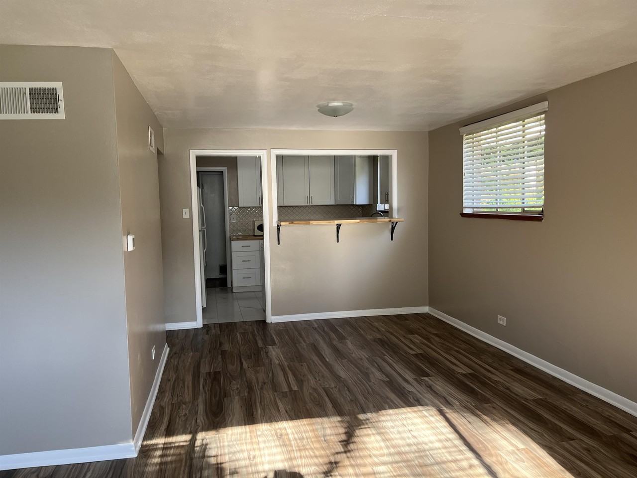 244 Bannock St - Photo 3 of 12