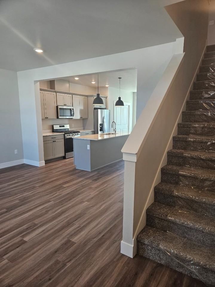 1722 St George Blvd - Photo 2 of 8