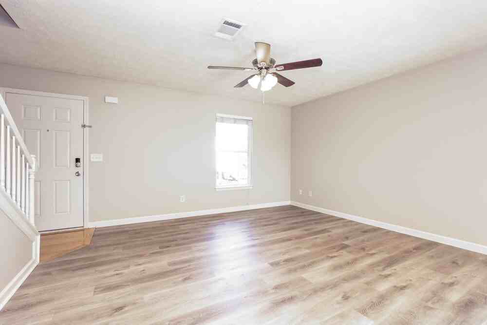 149 Howard Woody Dr - Photo 4 of 17