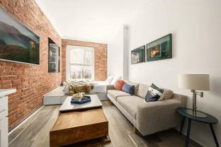 77 Perry St - Photo 1 of 1