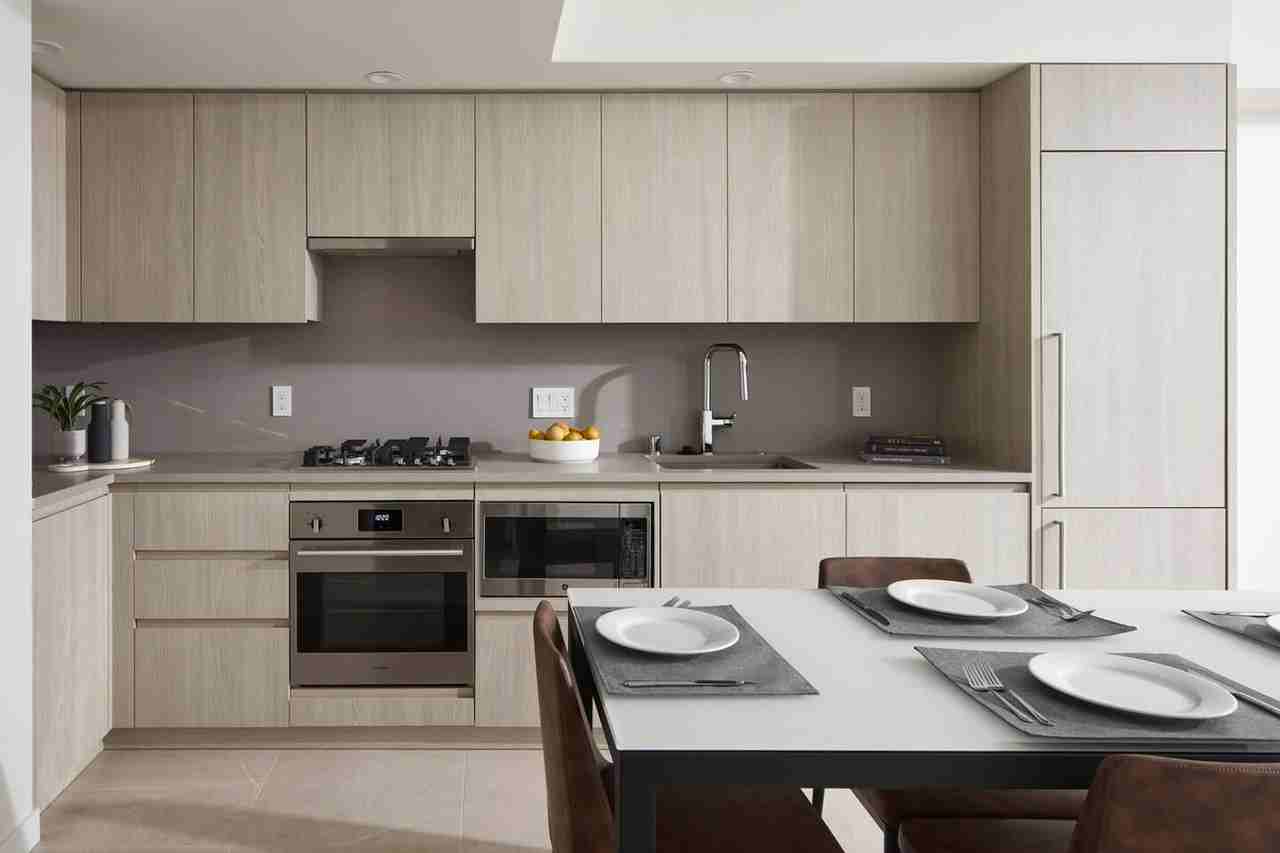 161 Fairview Avenue North - Photo 2 of 20