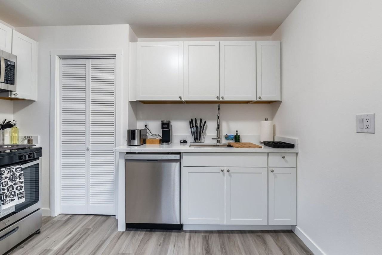 1816 S G St #1045873P - Photo 3 of 26