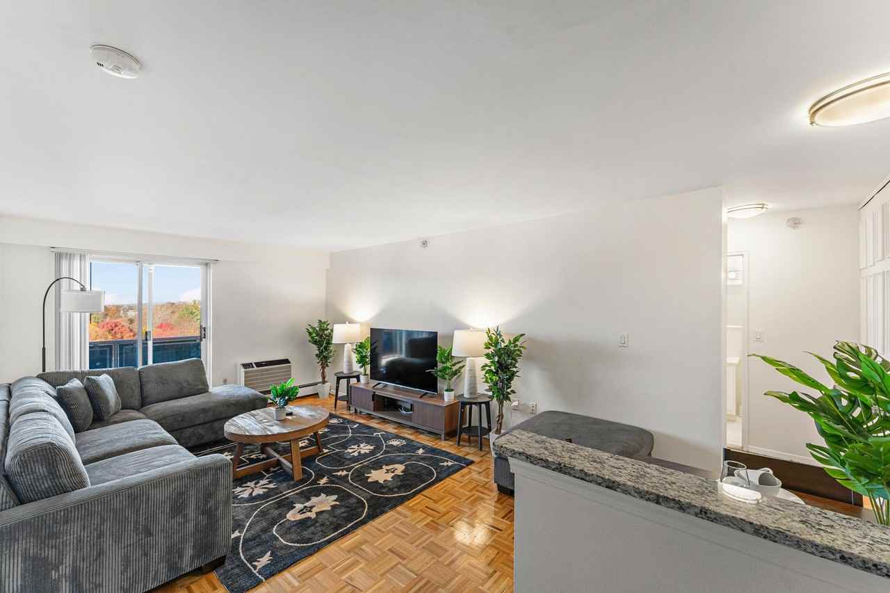 175 Freeman St #1240301P - Photo 7 of 33