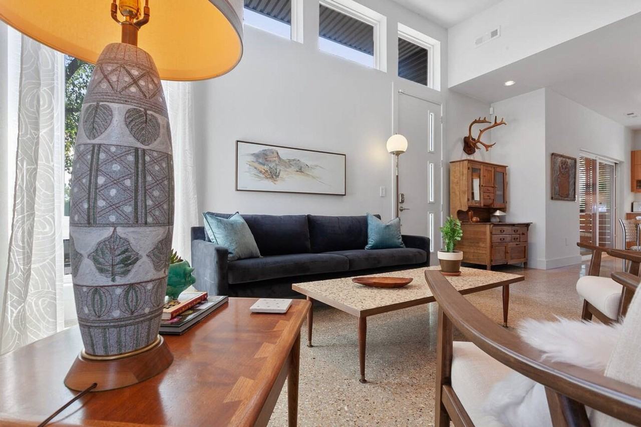 124 W South St #1221789P - Photo 3 of 37