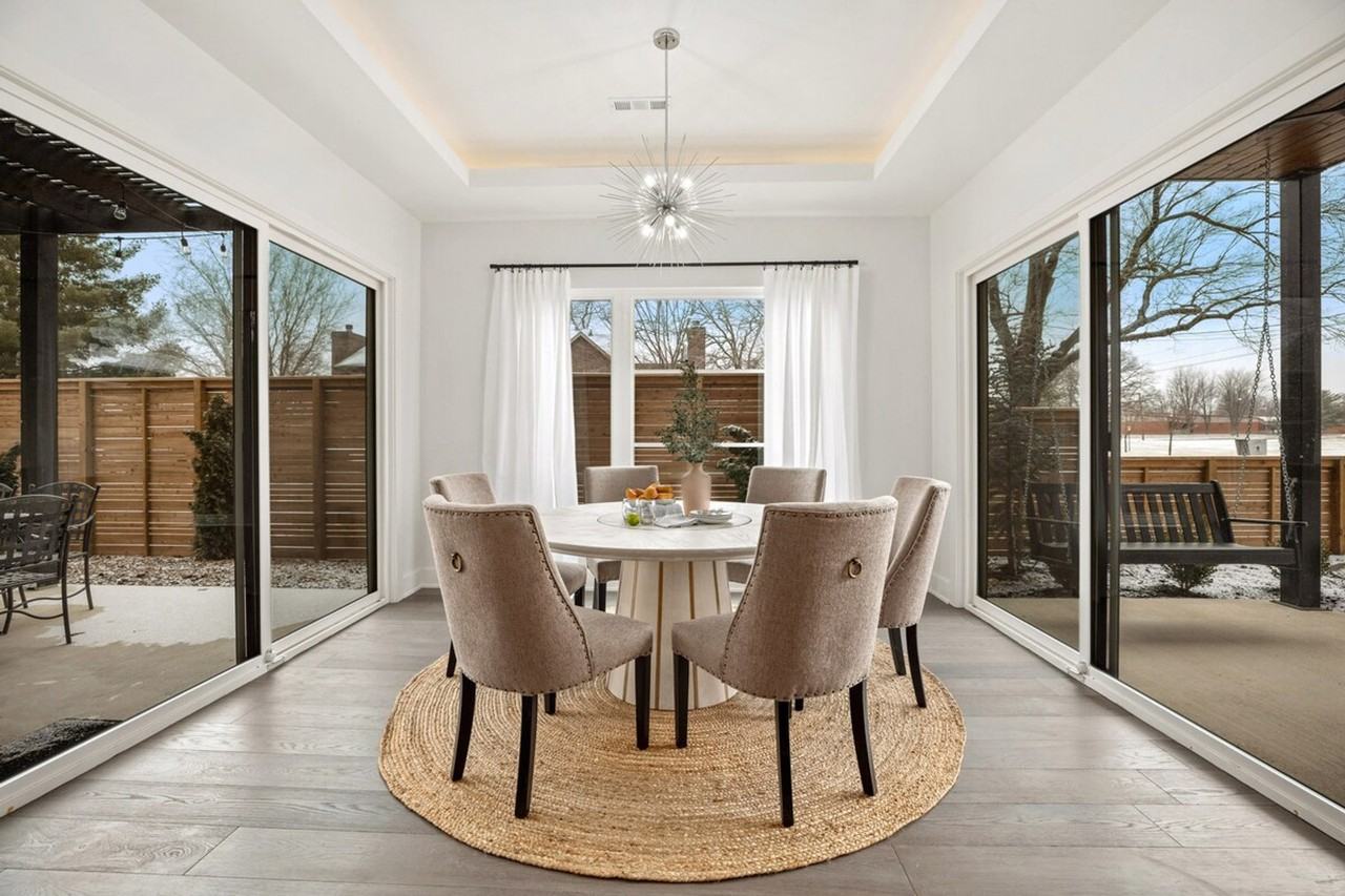 1160 Nw D St #1221808P - Photo 4 of 33