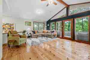 featured image of 20410 Valley Dr