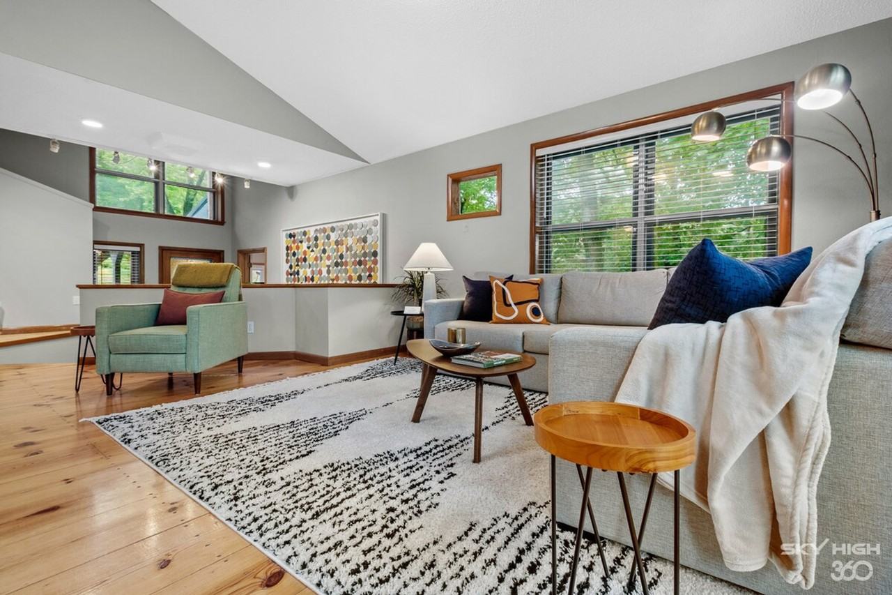 20410 Valley Dr #1221826P - Photo 4 of 36