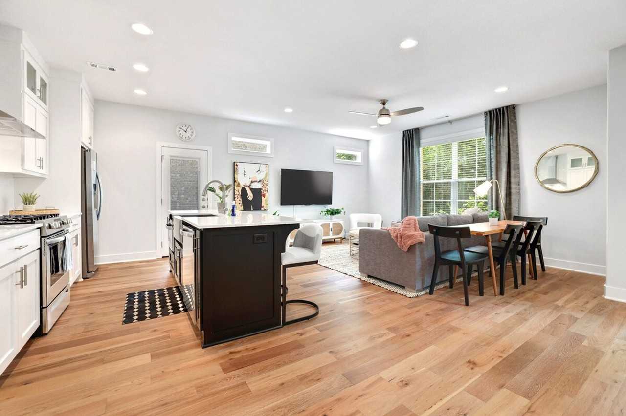 2345 E Amherst Aly #1221843P - Photo 3 of 30