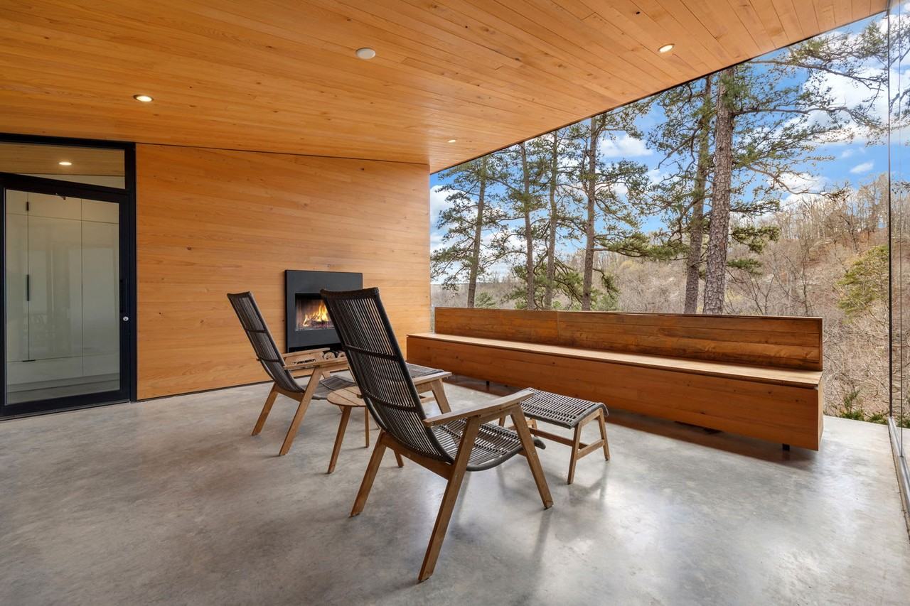 8463 Tanglewood Rd #1221905P - Photo 2 of 31