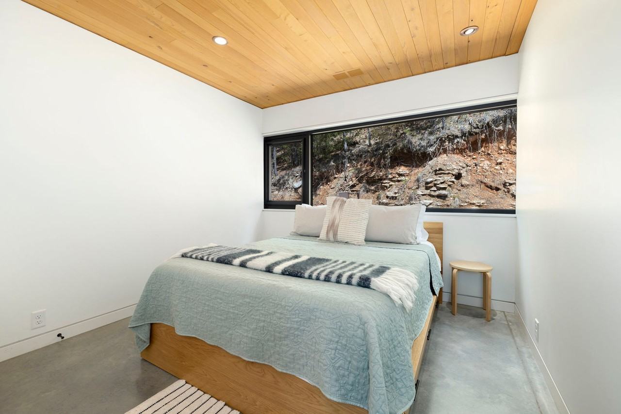 8463 Tanglewood Rd #1221905P - Photo 6 of 31