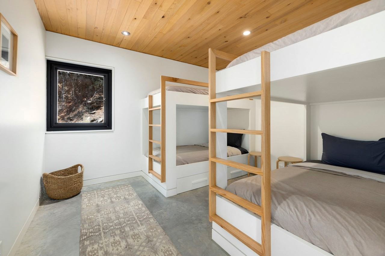 8463 Tanglewood Rd #1221905P - Photo 7 of 31